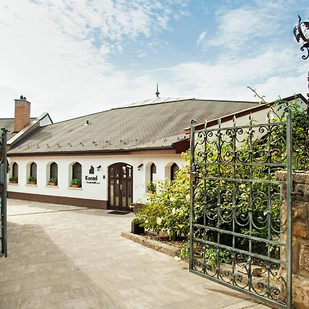 Hotel Kostel Panzio à Kesztolc Extérieur photo