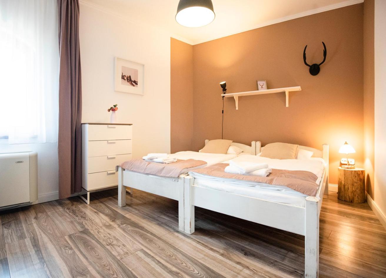 Hotel Kostel Panzio à Kesztolc Extérieur photo